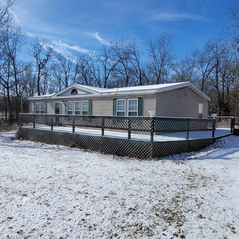 4689 Highway 137 - Photo 1