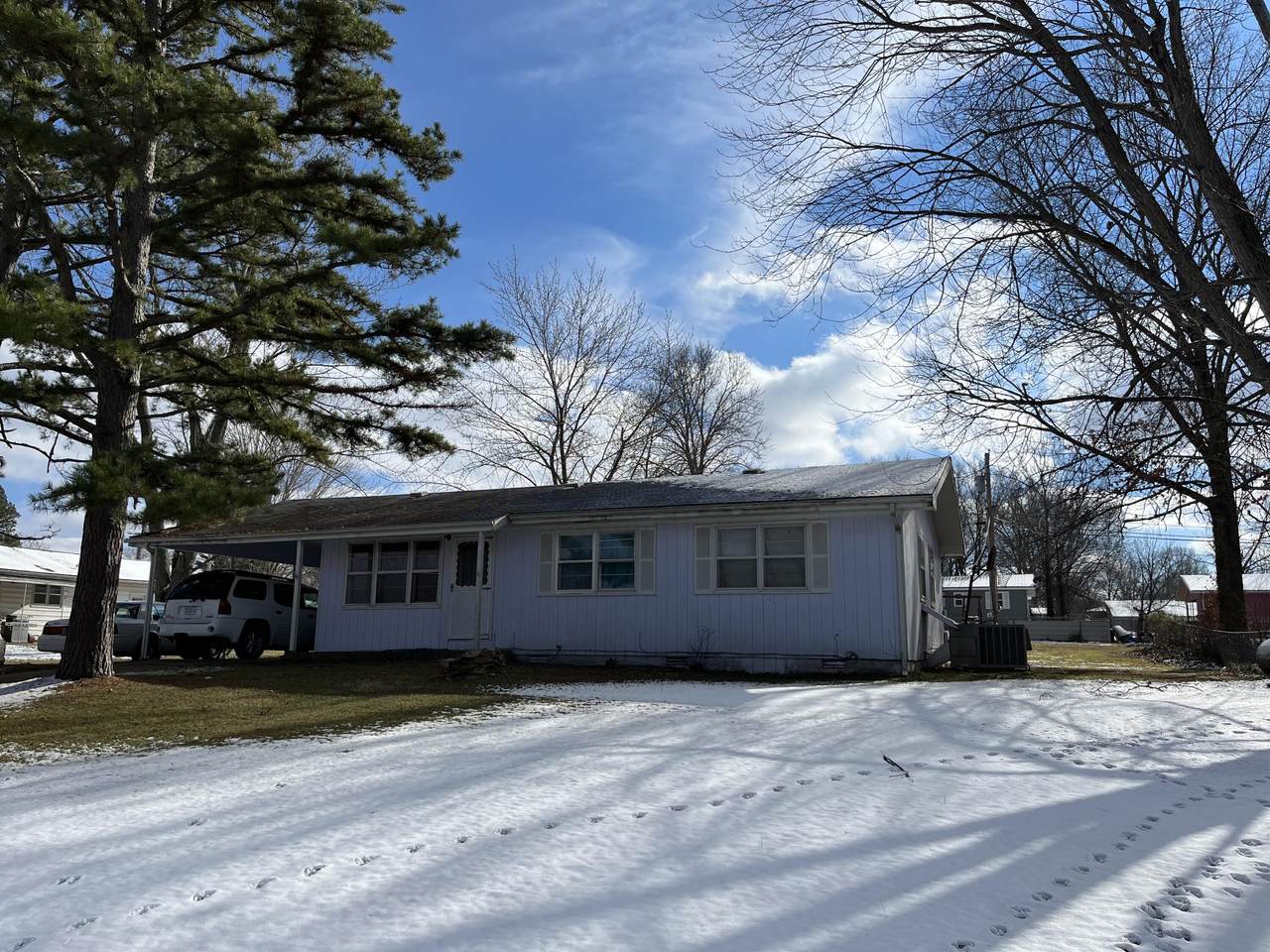 1114 Charles Street - Photo 1