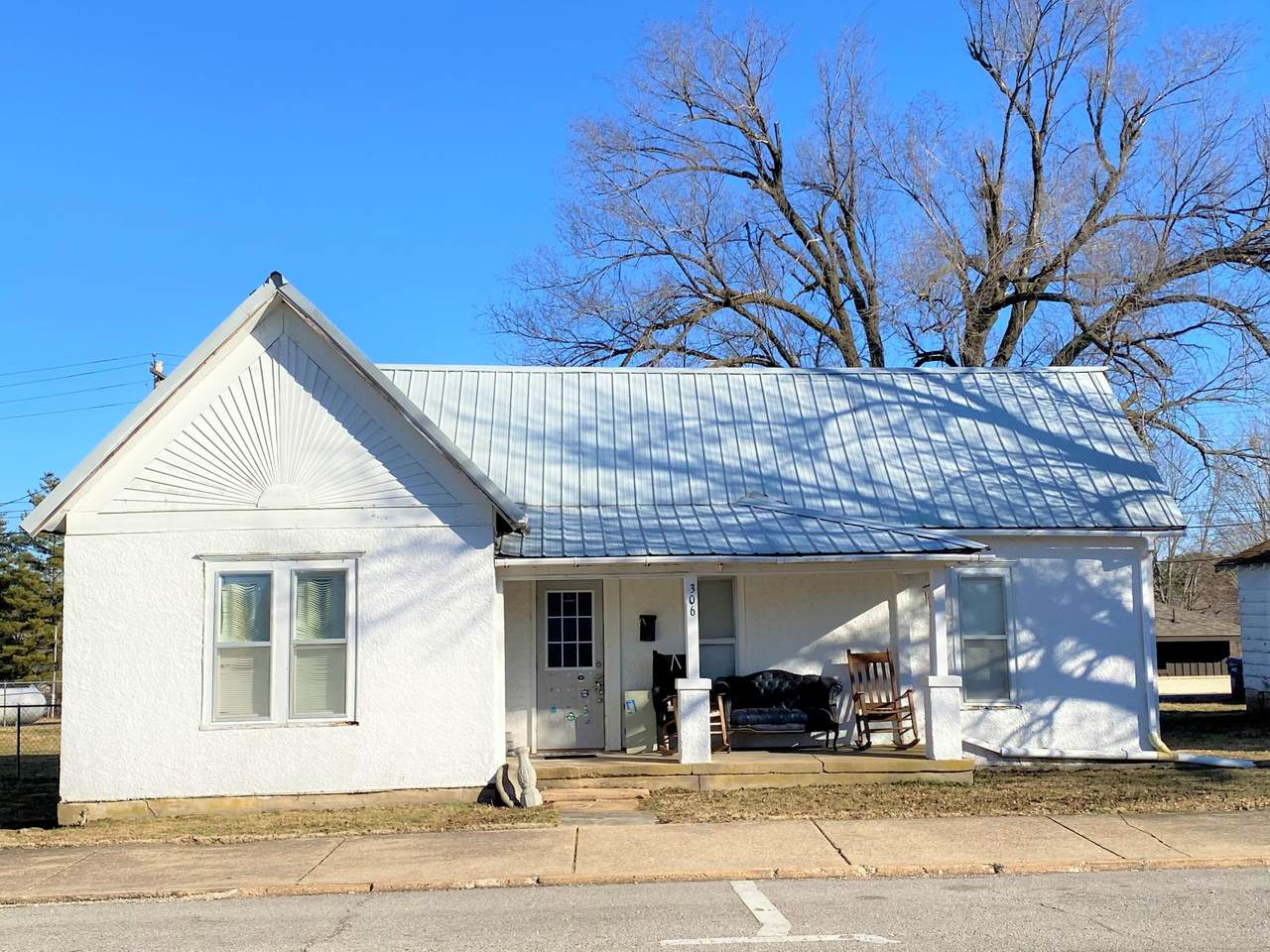 306 Grand Avenue - Photo 1