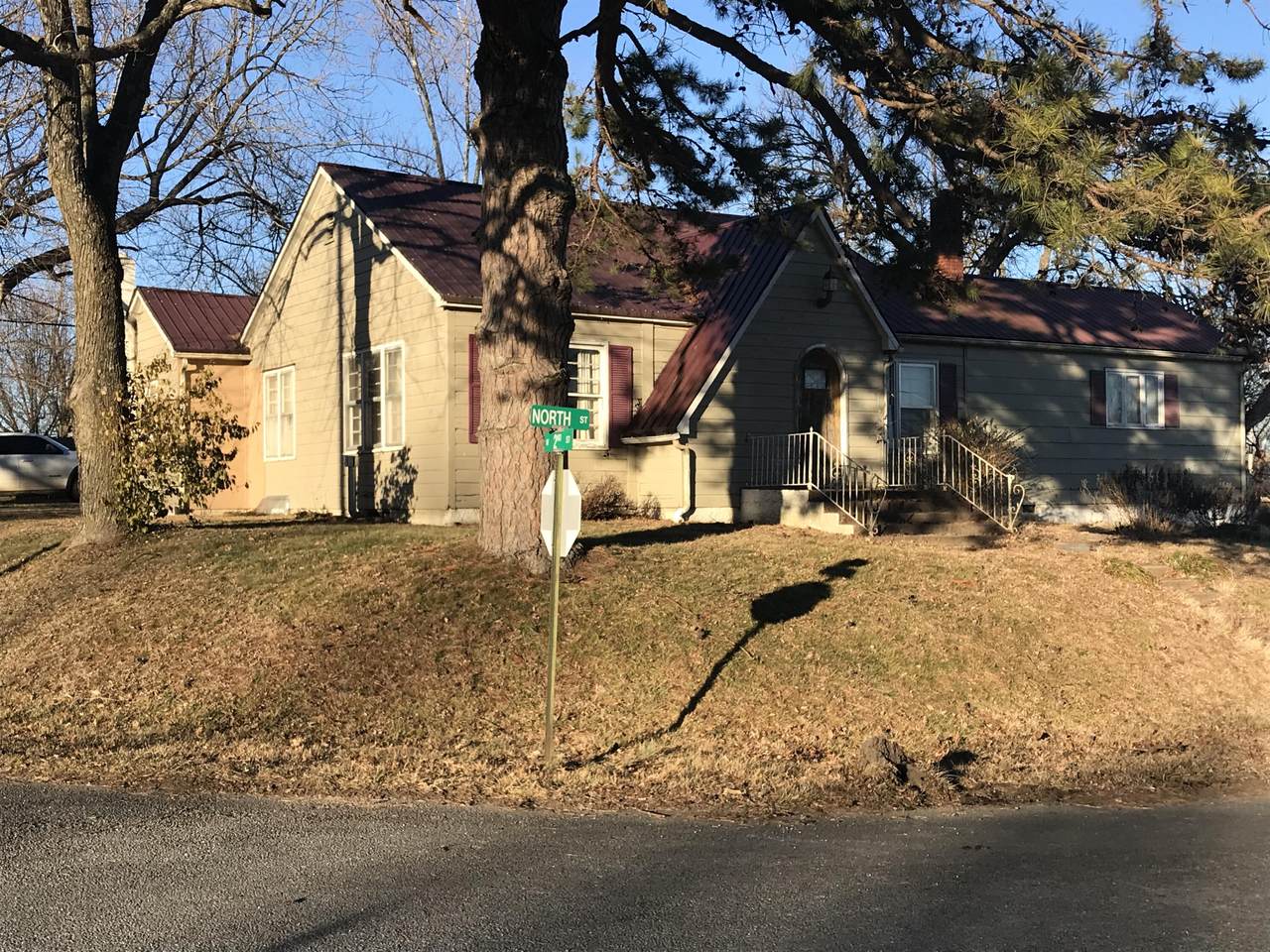 121 North Street - Photo 1