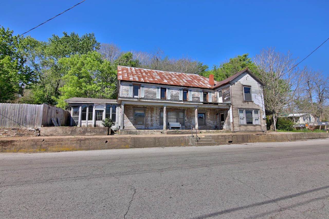 319 Front Street - Photo 1