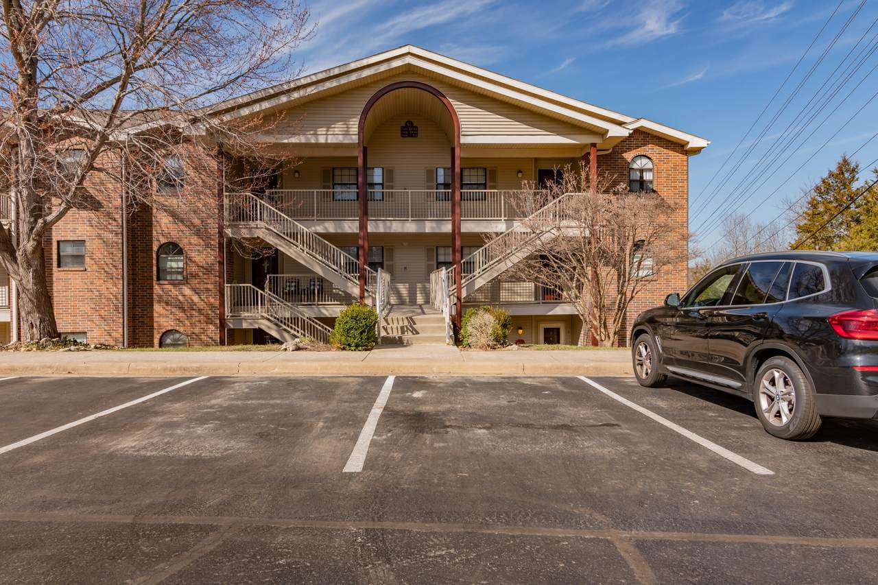 350 Wildwood Drive - Photo 1