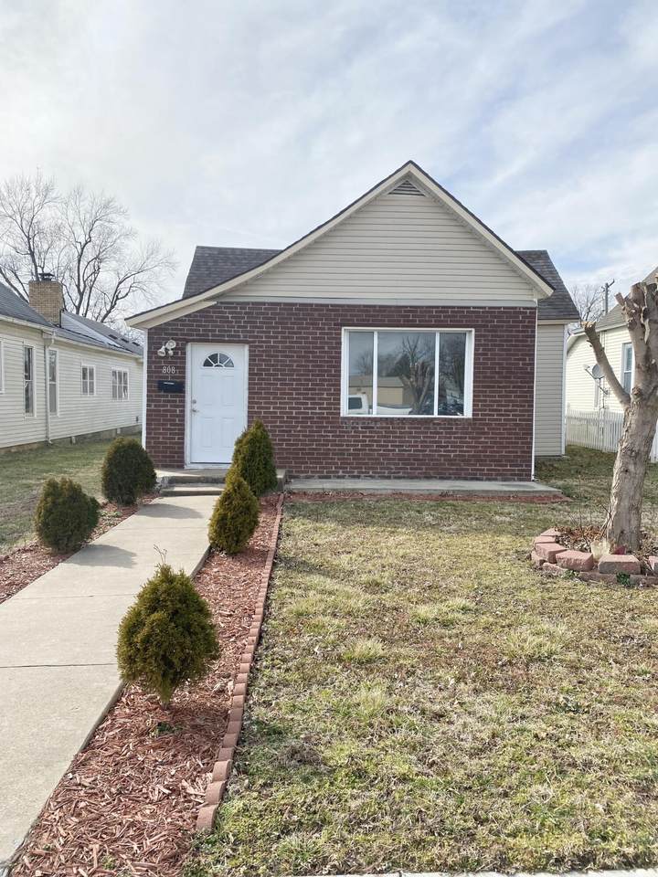808 5th Street - Photo 1
