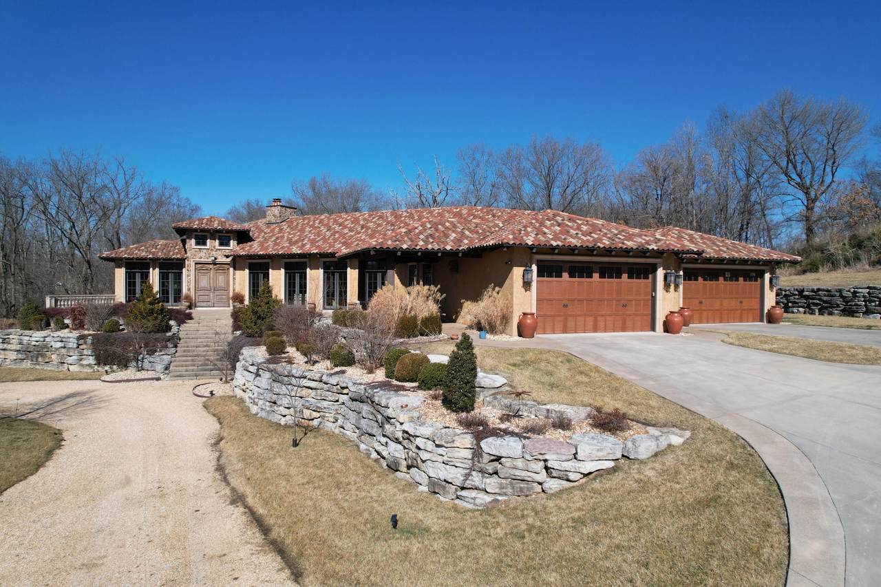 1127 Farm Road 193 - Photo 1