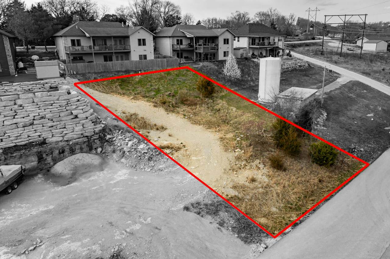 000 Redwood Lane - Photo 1