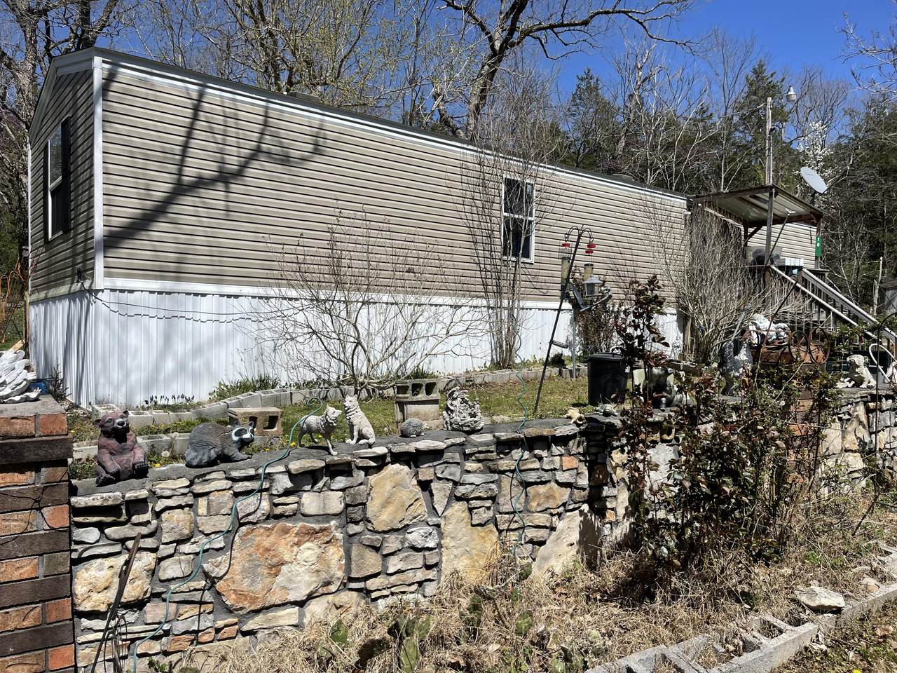 181 Circle Drive - Photo 1