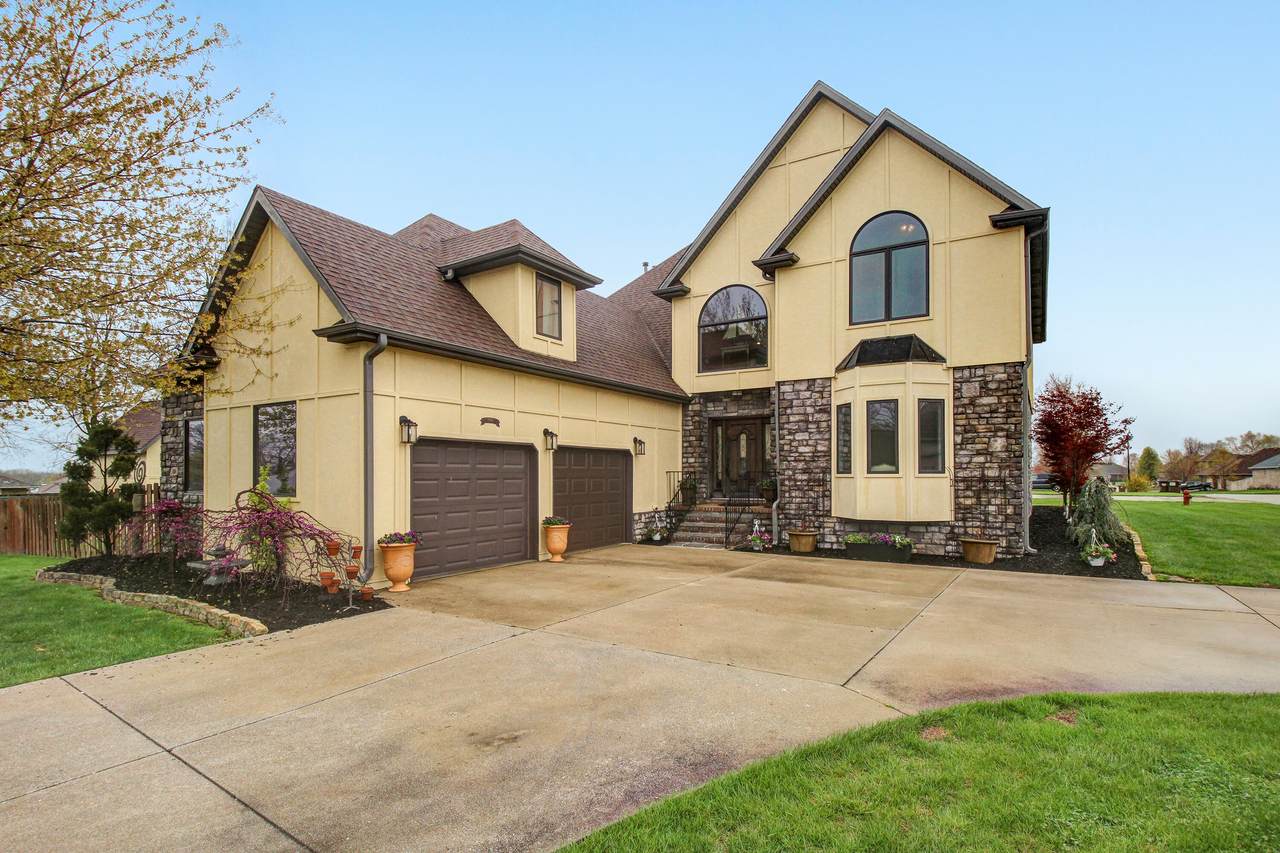 3909 Eaglecrest Street - Photo 1