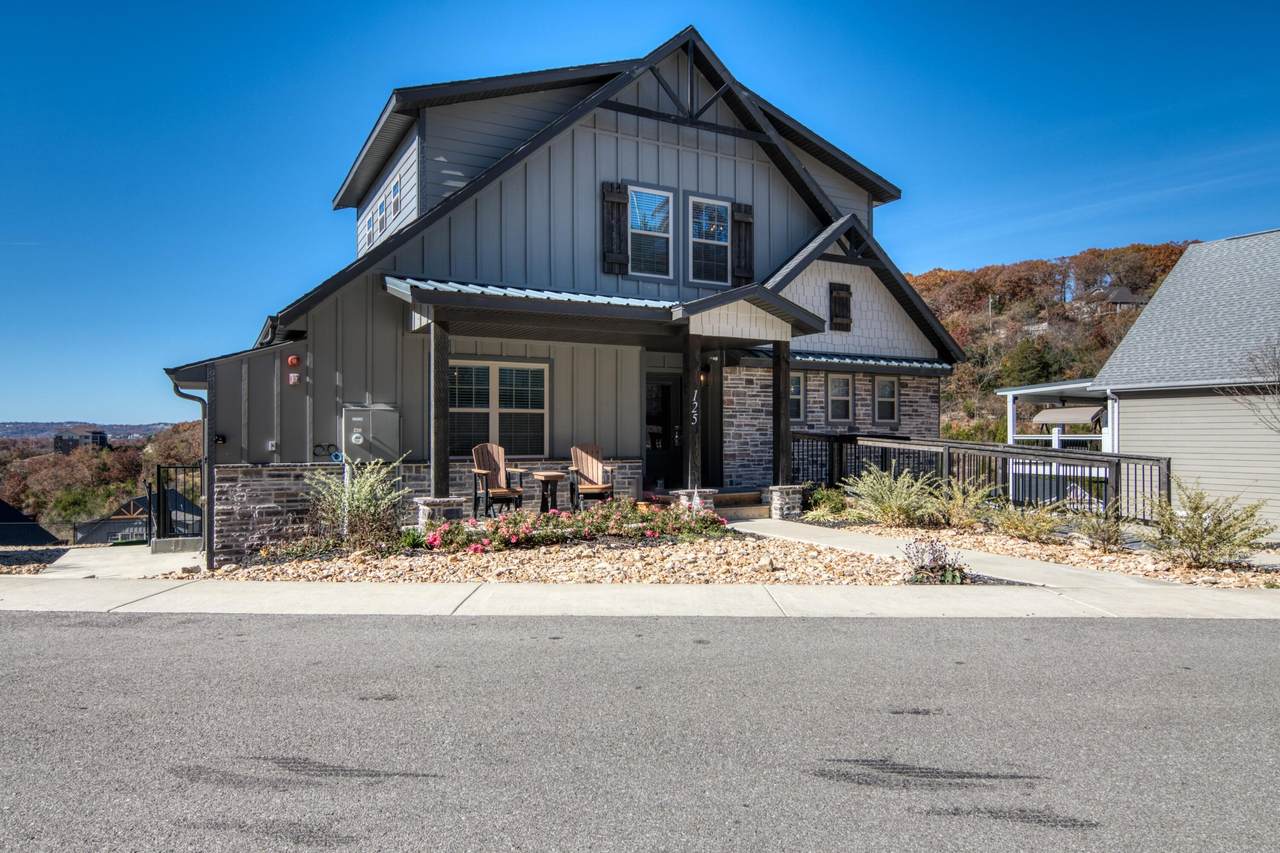 125 Lakefront Drive - Photo 1