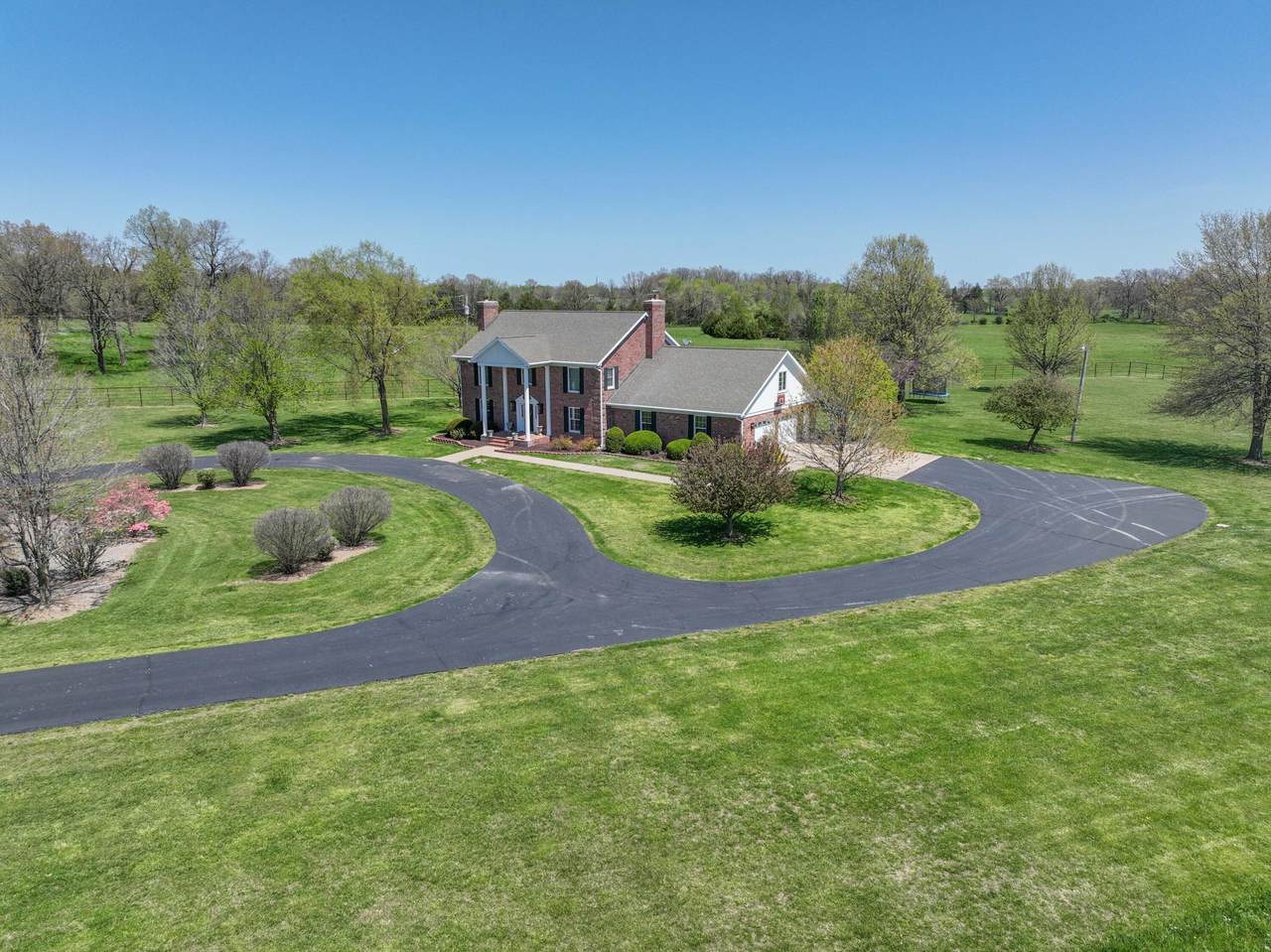 13660 Farm Road1090 - Photo 1