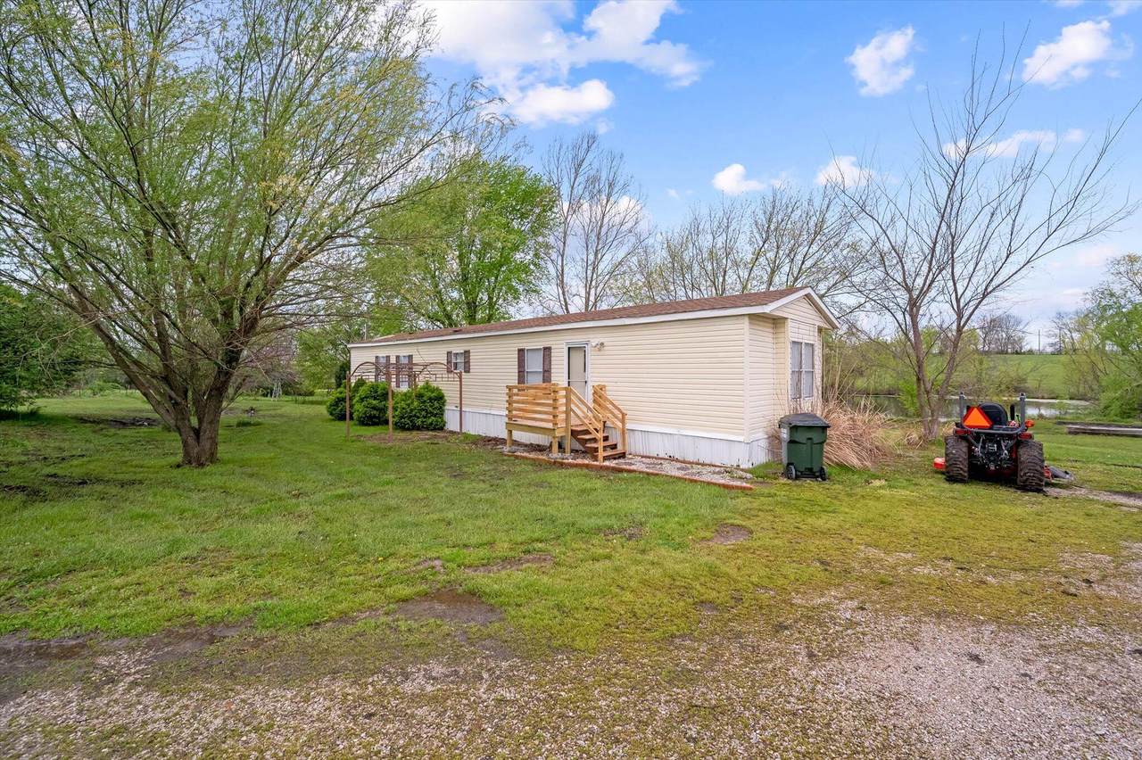 1577 526th Road - Photo 1