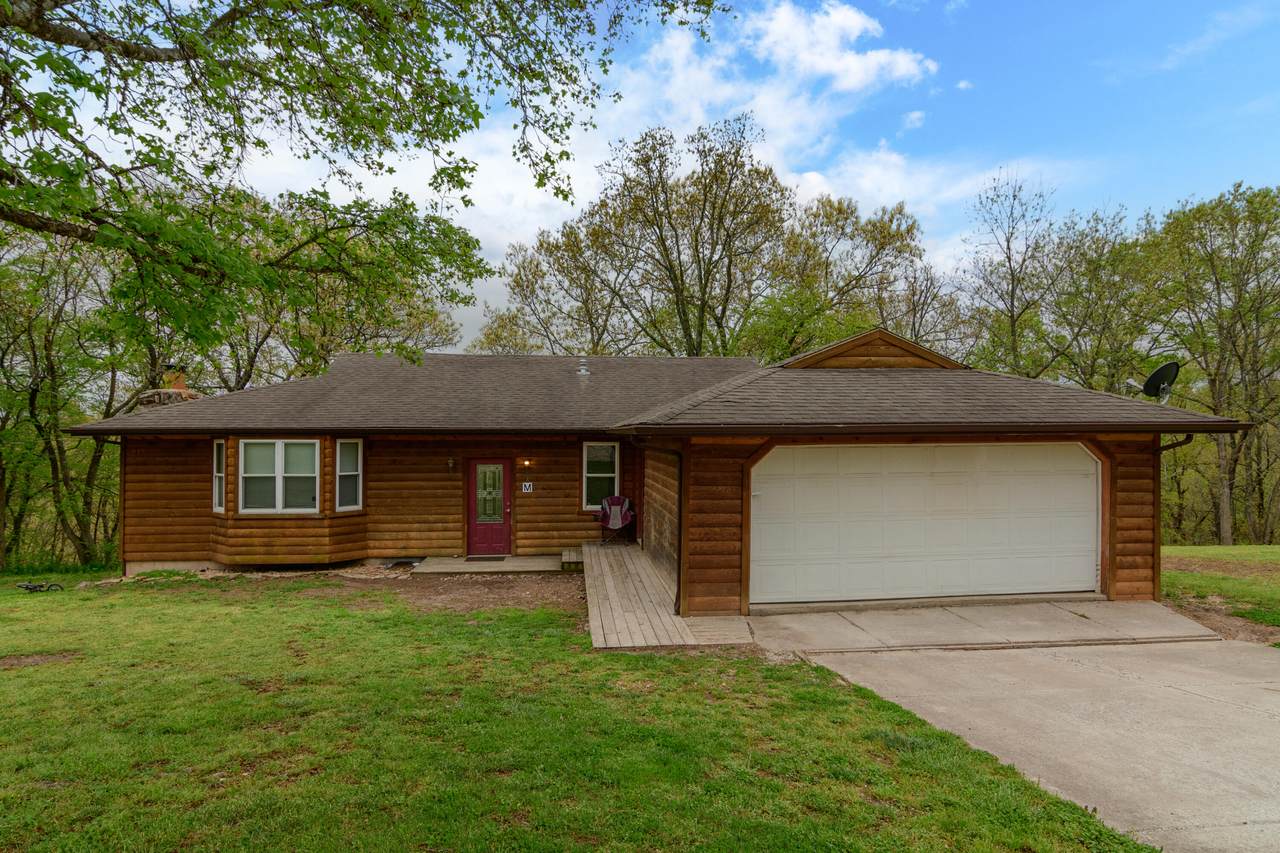 728 Pheasant Drive - Photo 1
