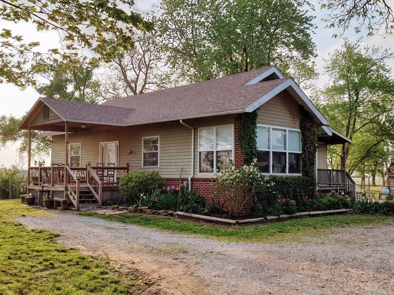 17605 Overland Road - Photo 1