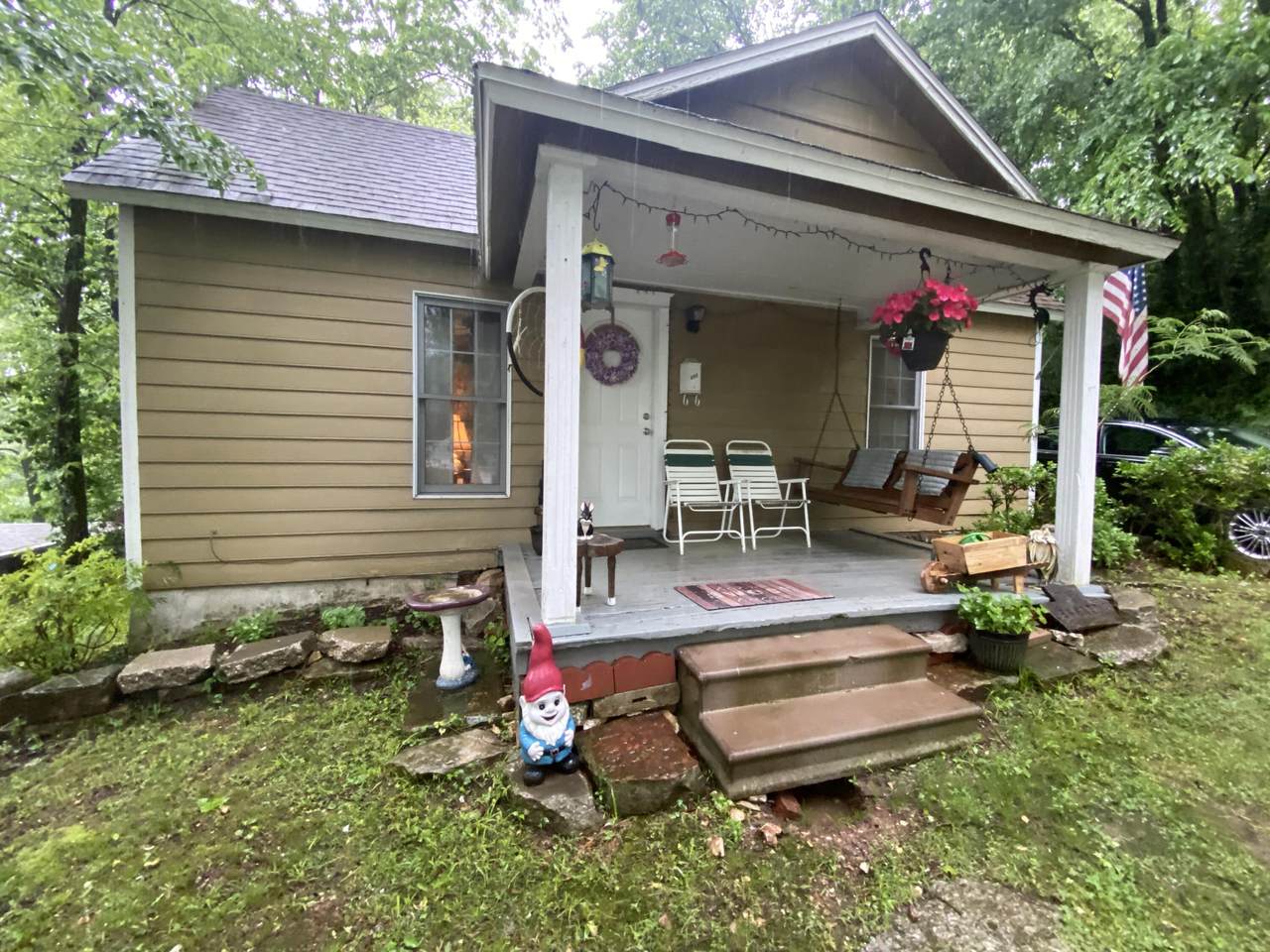 212 College Street - Photo 1