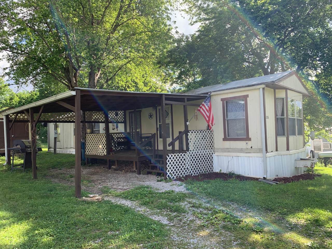 206 Elm Street - Photo 1