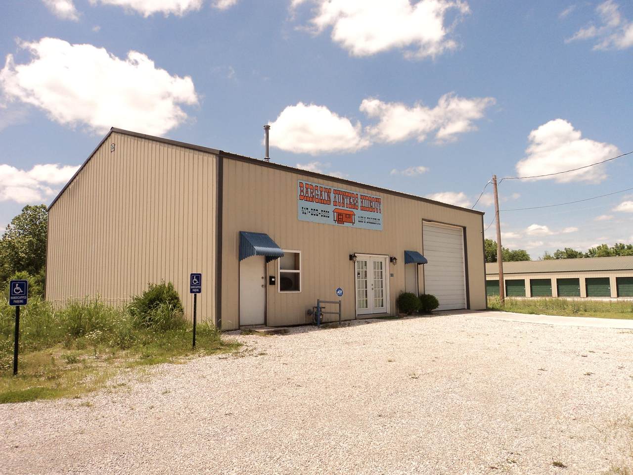 1196 College Street - Photo 1