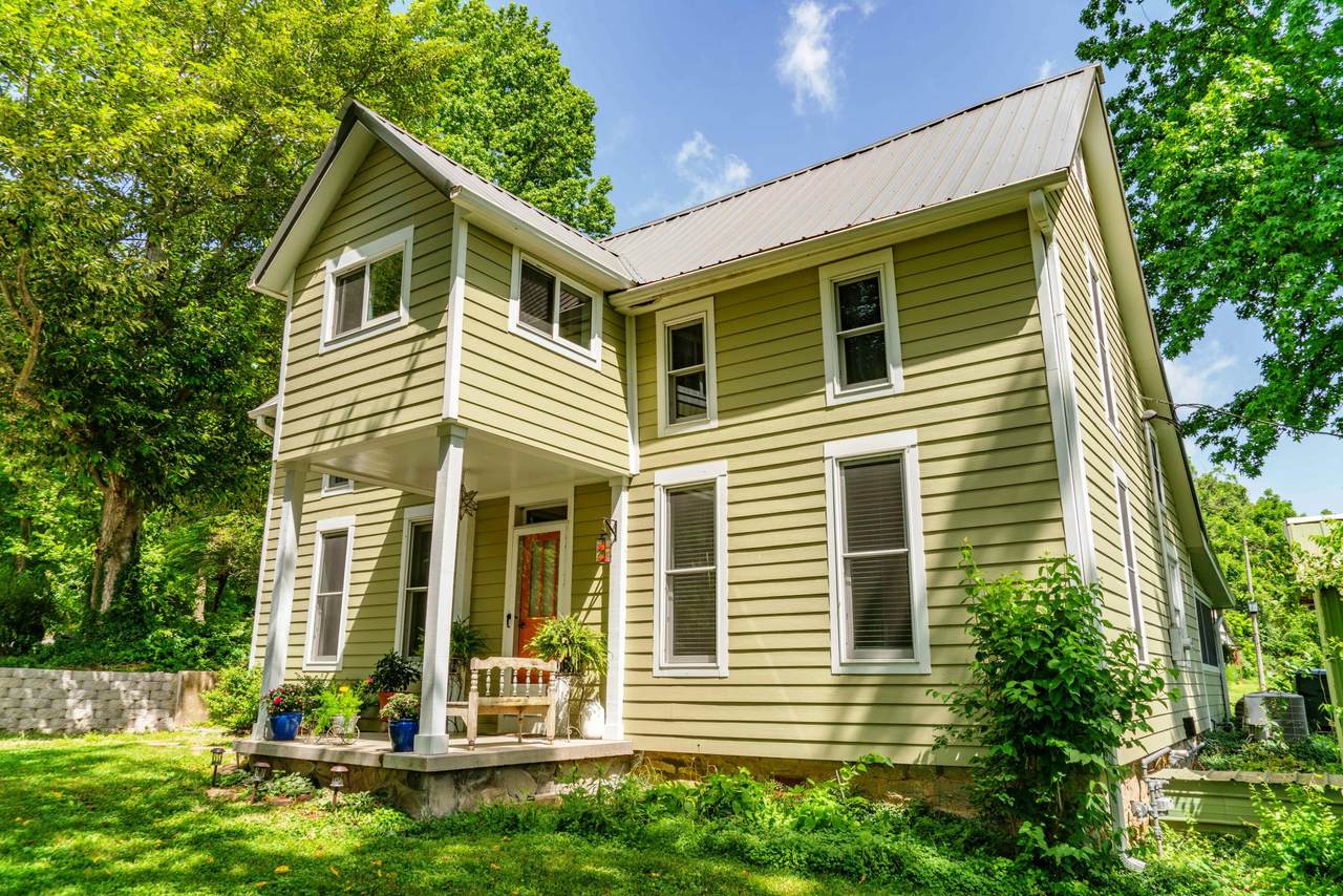496 Main Street - Photo 1
