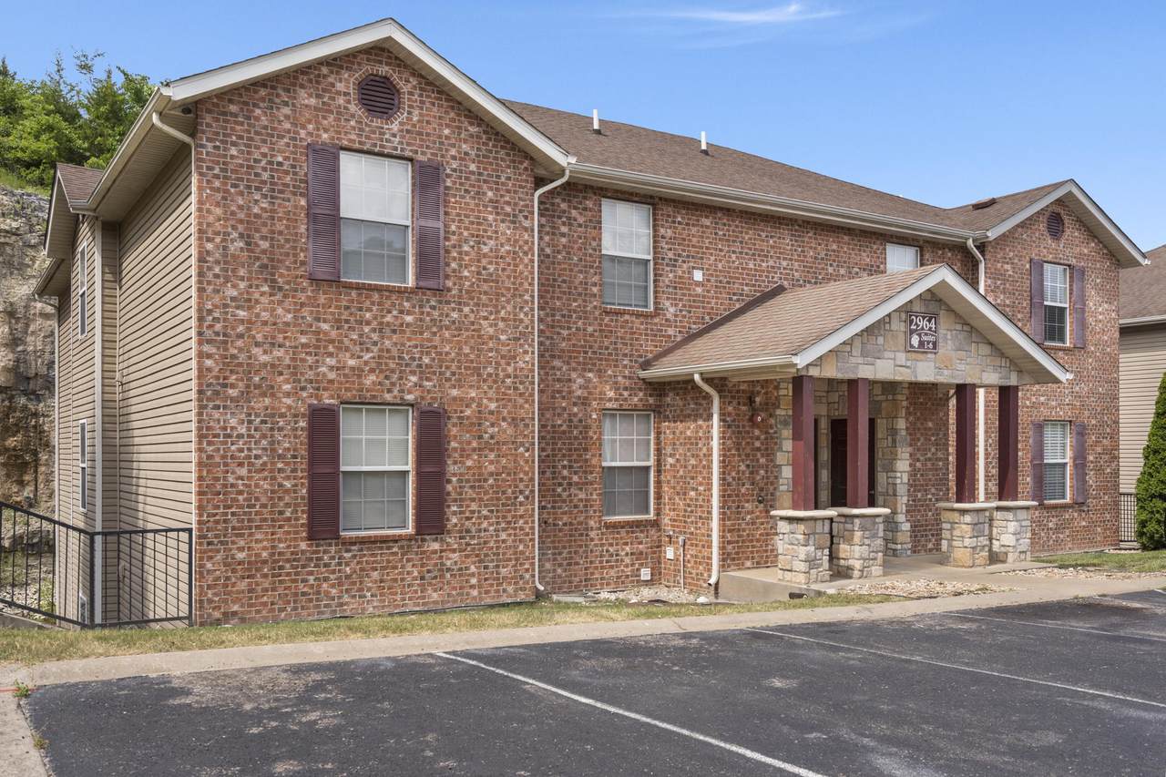 2964 Vineyards Parkway - Photo 1