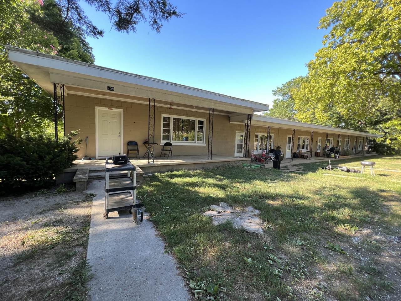 809 Shadowrock Drive - Photo 1