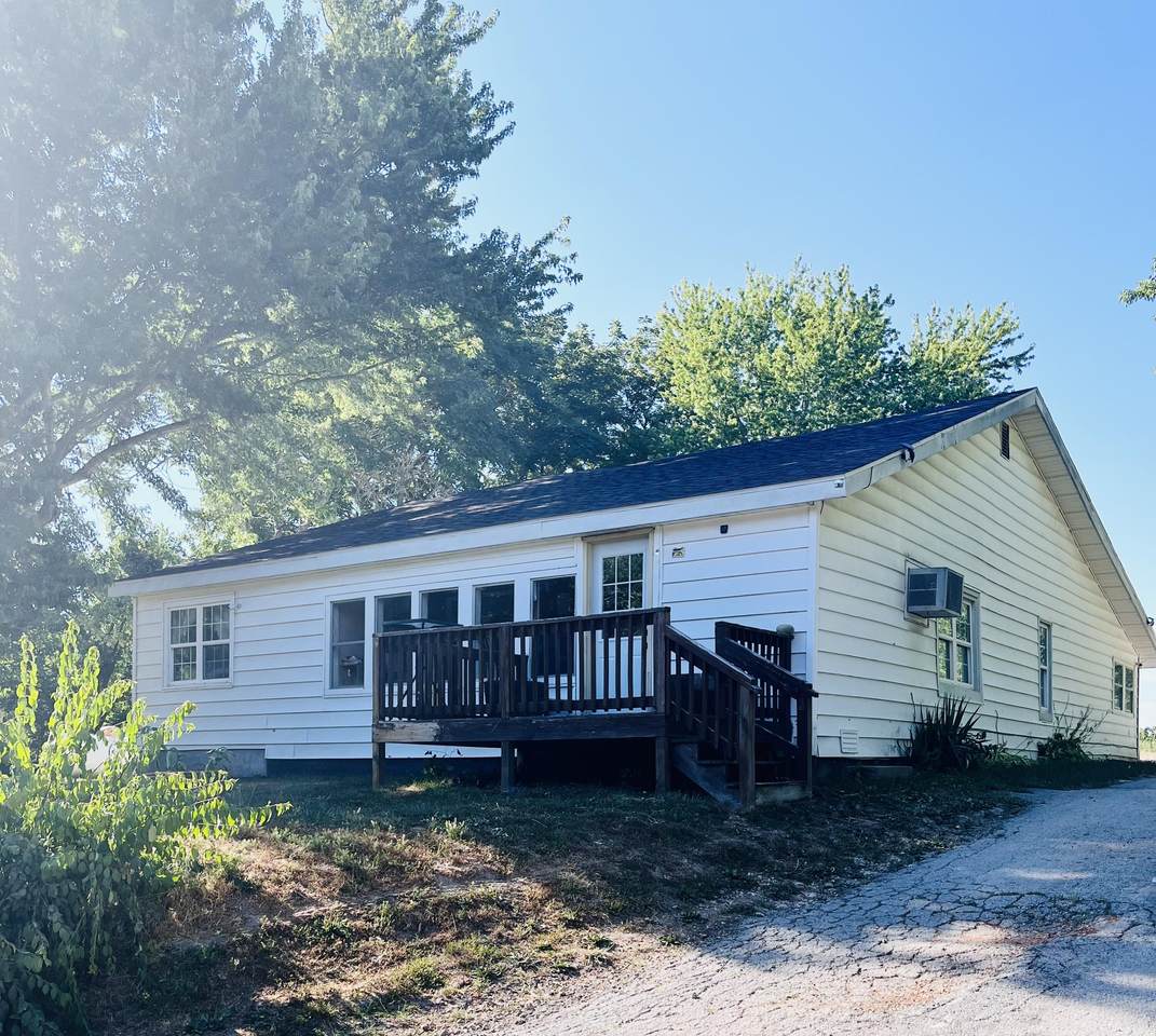 121 State Road F - Photo 1