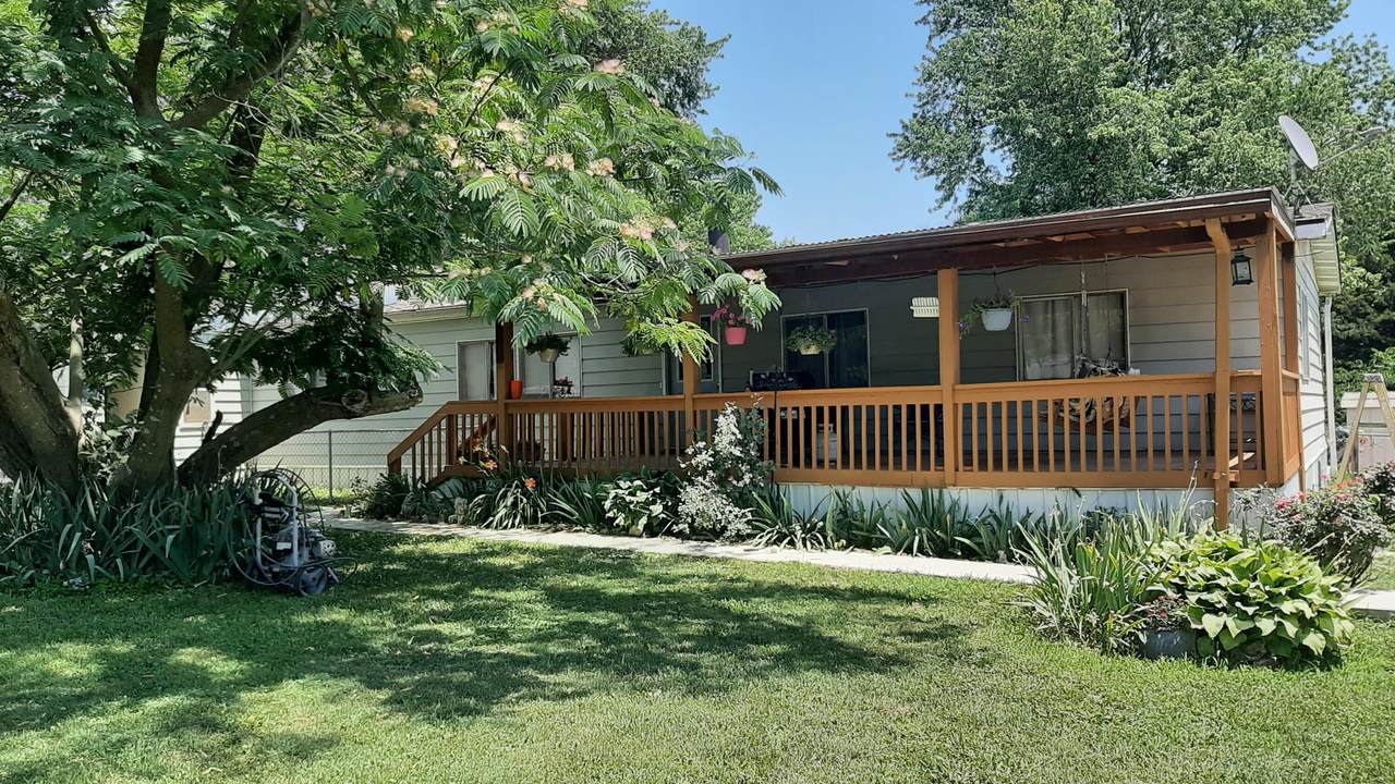 21911 County Road 273 - Photo 1