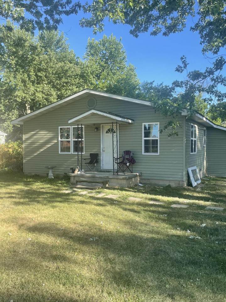 320 Pine Street - Photo 1