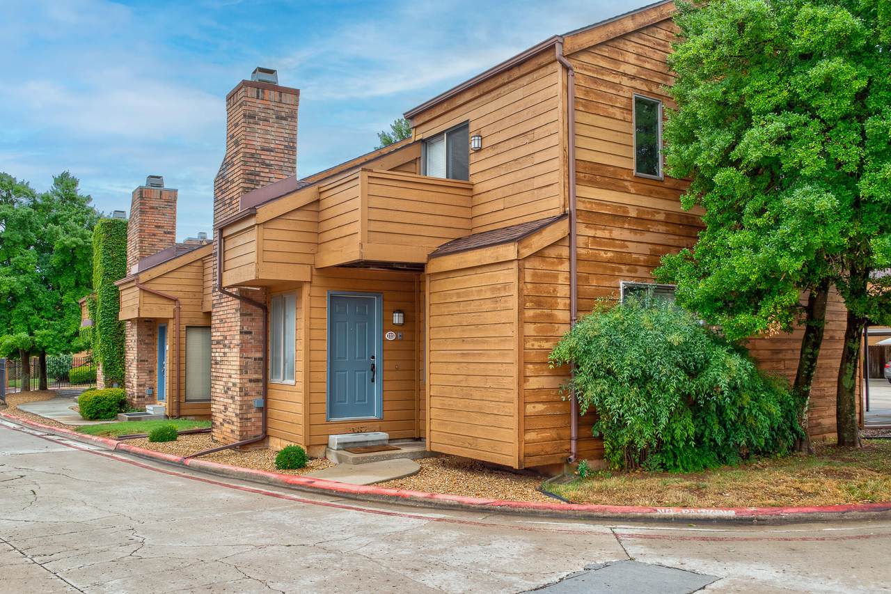 3440 Delaware Avenue - Photo 1