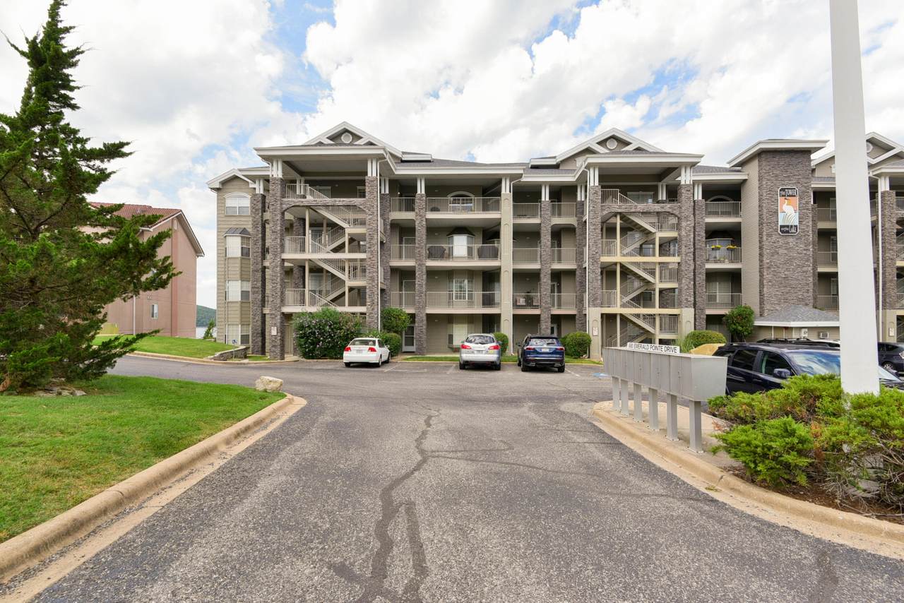 680 Emerald Pointe Drive - Photo 1