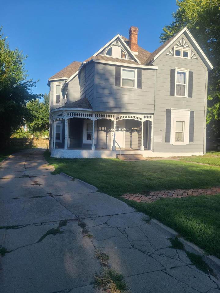 1711 Washington Avenue - Photo 1
