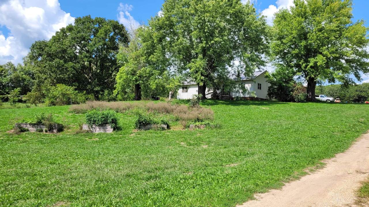 1189 Summit Road - Photo 1