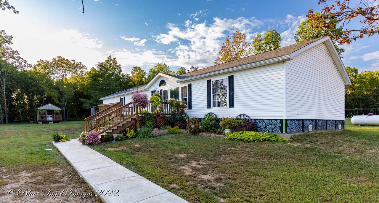 3803 Private Road 6692 - Photo 1