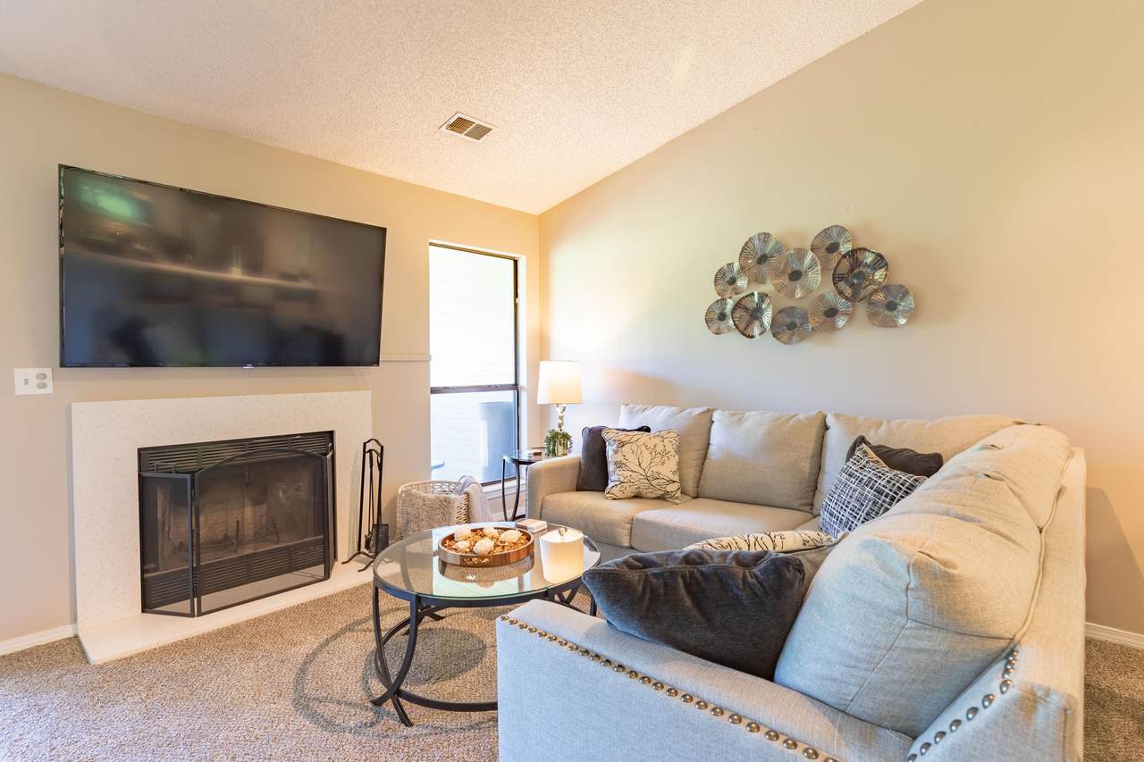 246 Turnberry Drive - Photo 1