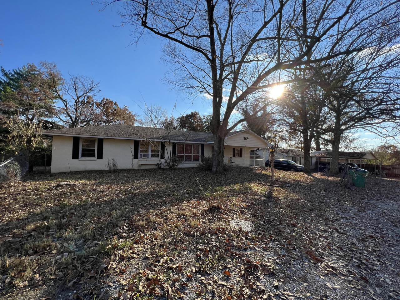 305 Alta Vista Drive - Photo 1
