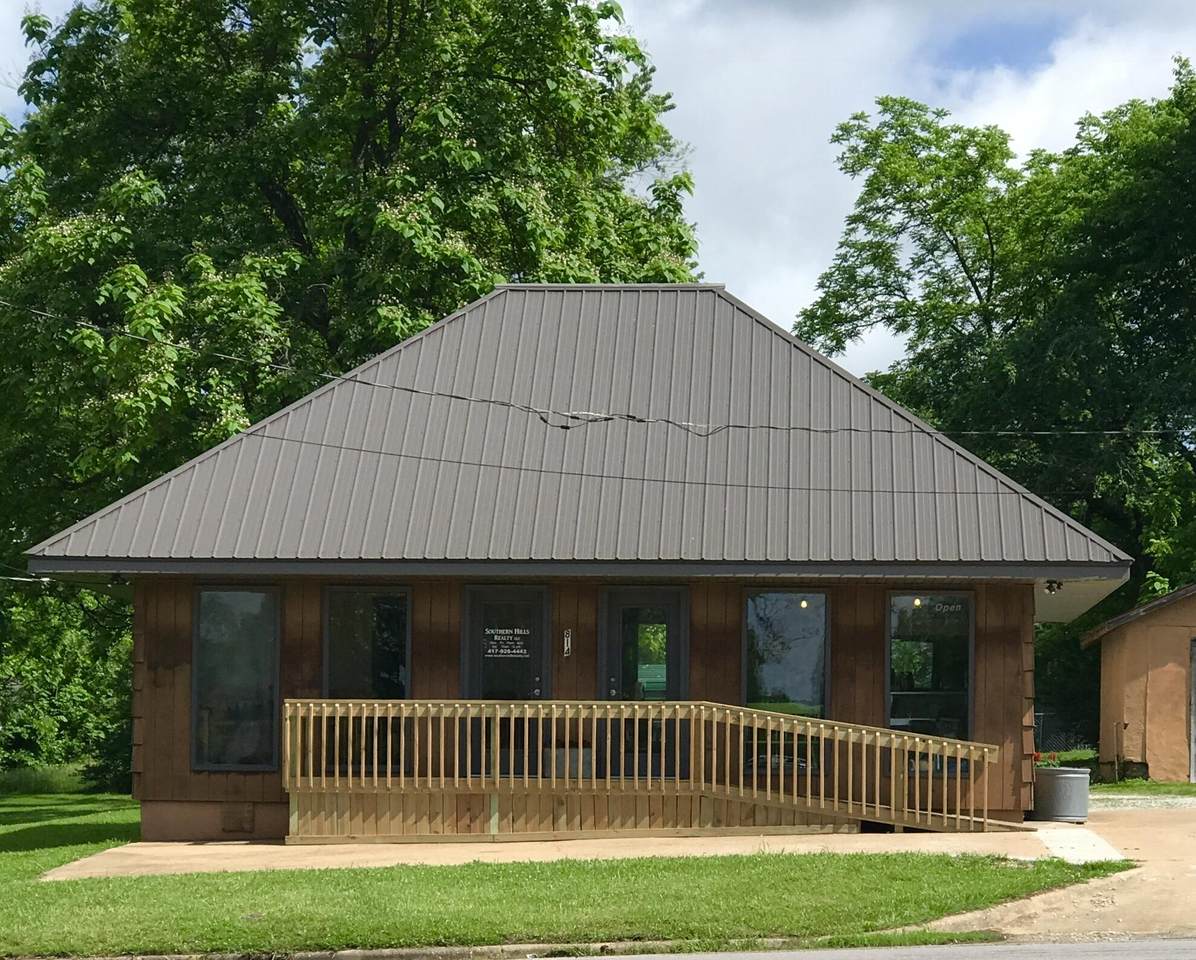 814 Ozark Avenue - Photo 1