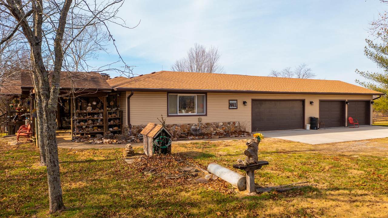 29400 Garrett Road - Photo 1