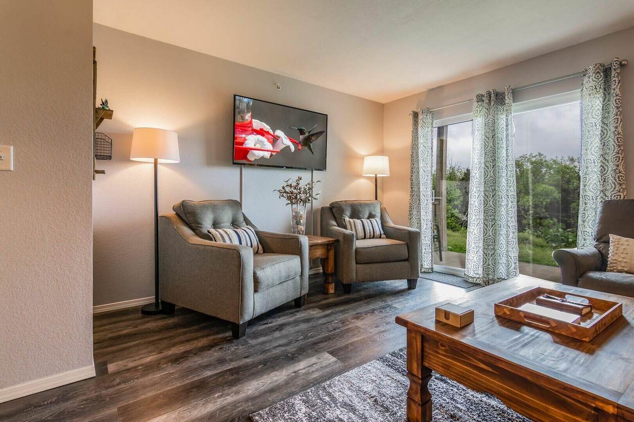 2901 Vineyards Parkway - Photo 1