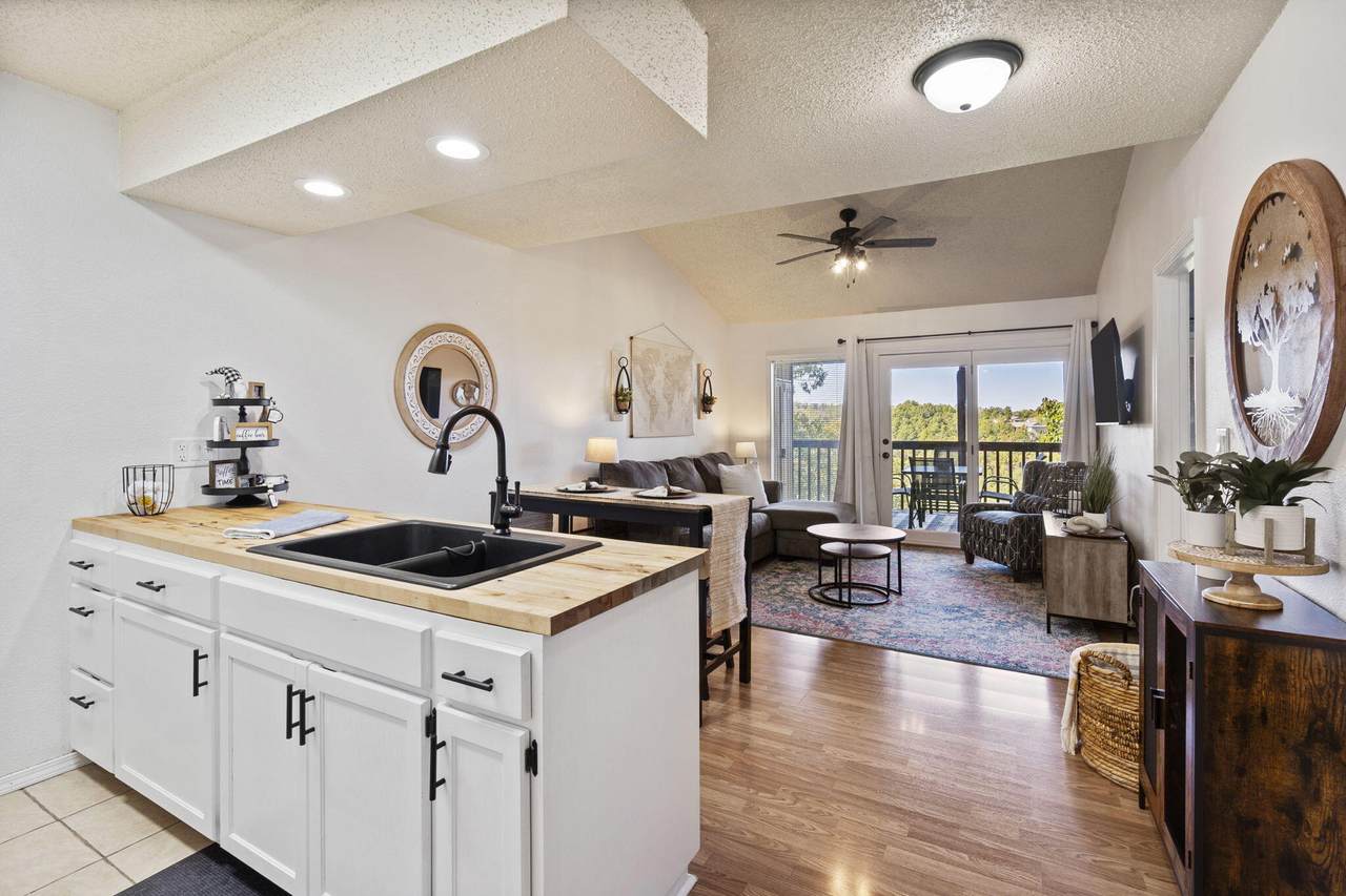 527 Notch Lane - Photo 1