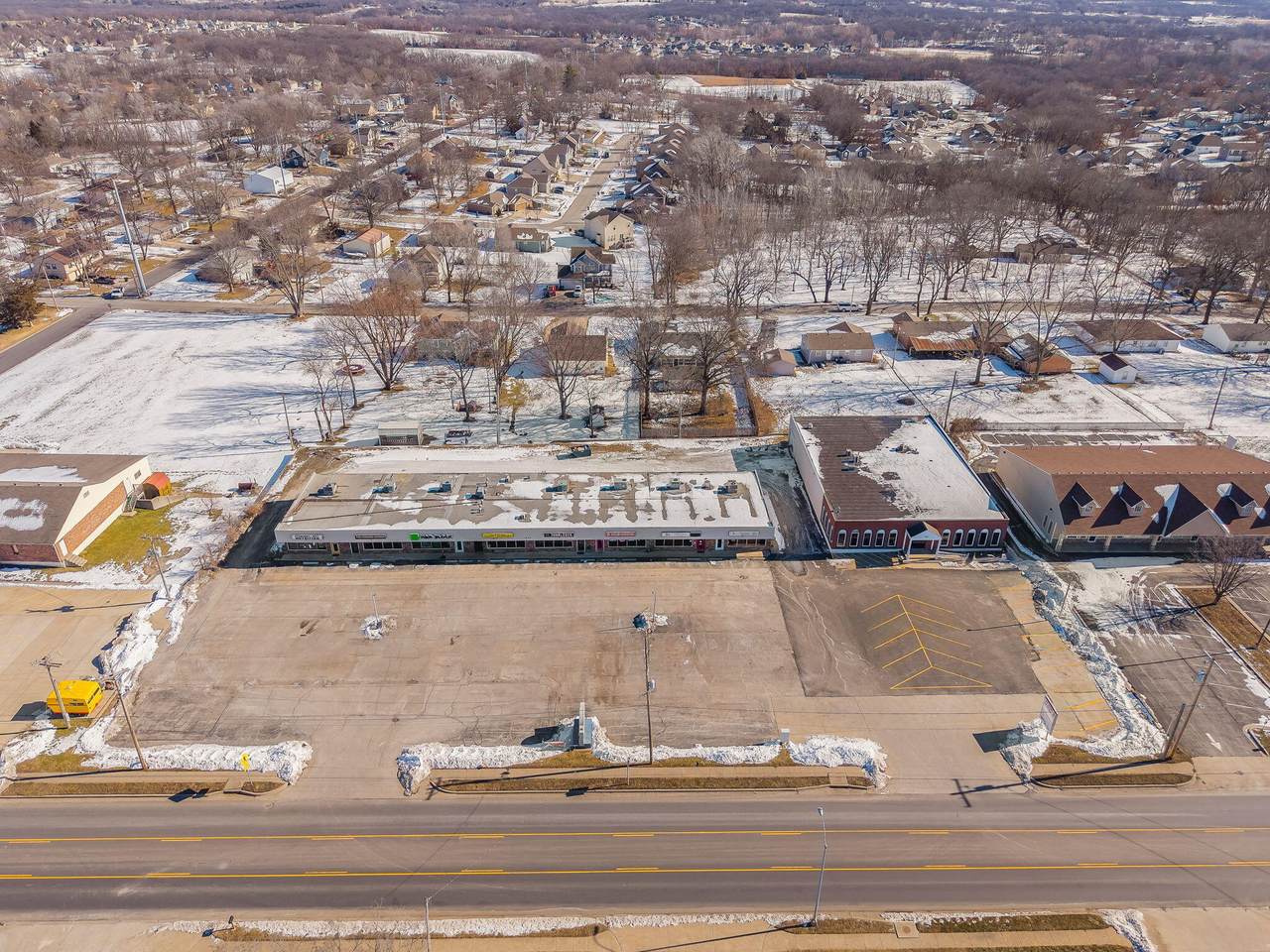 1204/1208 7 Highway - Photo 1