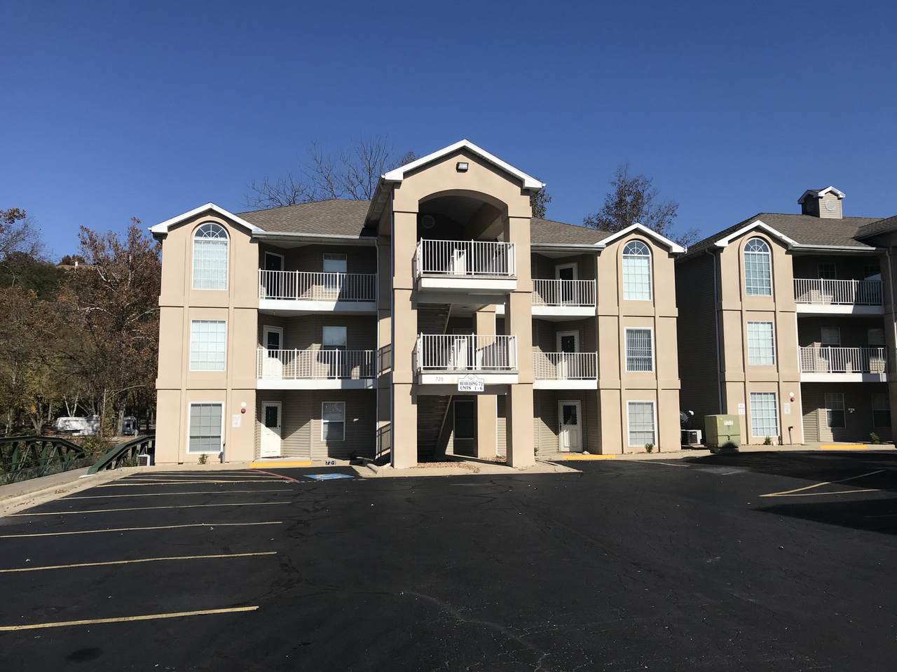 720 Fall Creek Drive - Photo 1