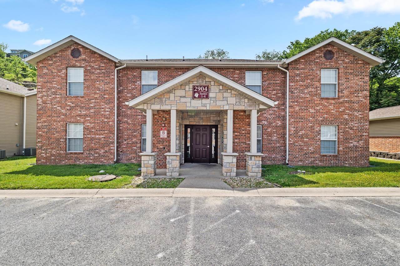 2904 Vineyards Parkway - Photo 1
