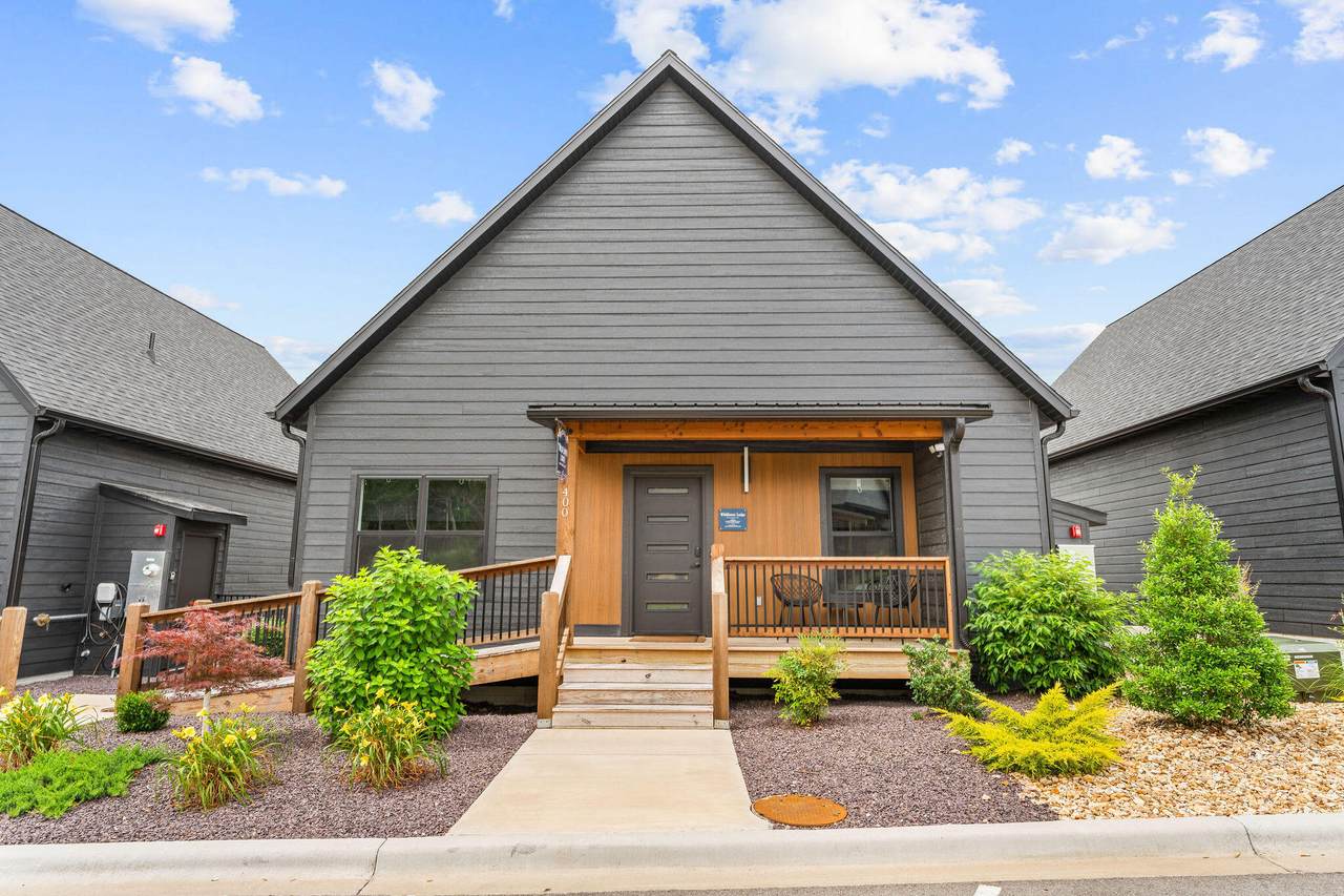 400 Poolside Pass - Photo 1