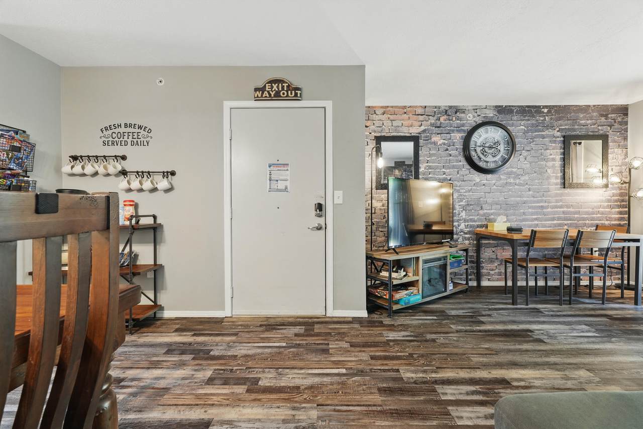 2951 Vineyards Parkway - Photo 1