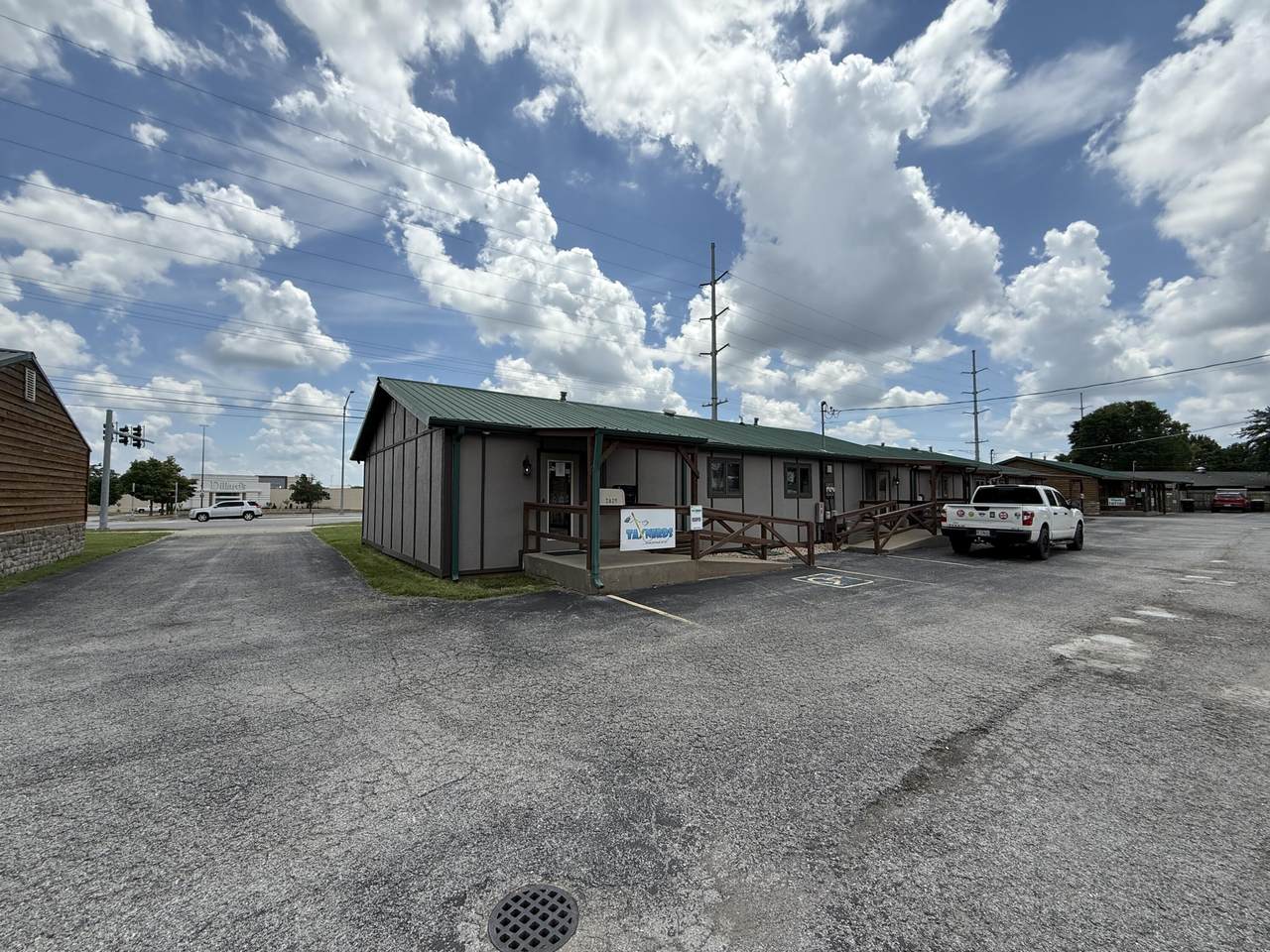 2833 Fremont Avenue - Photo 1