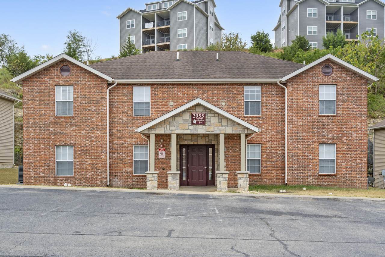 2955 Vineyards Parkway - Photo 1