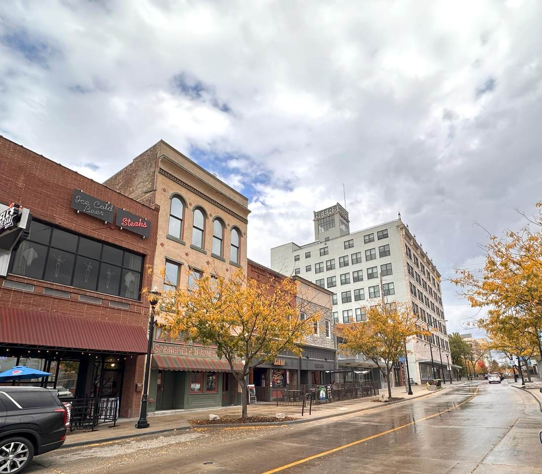 313 Park Central - Photo 1