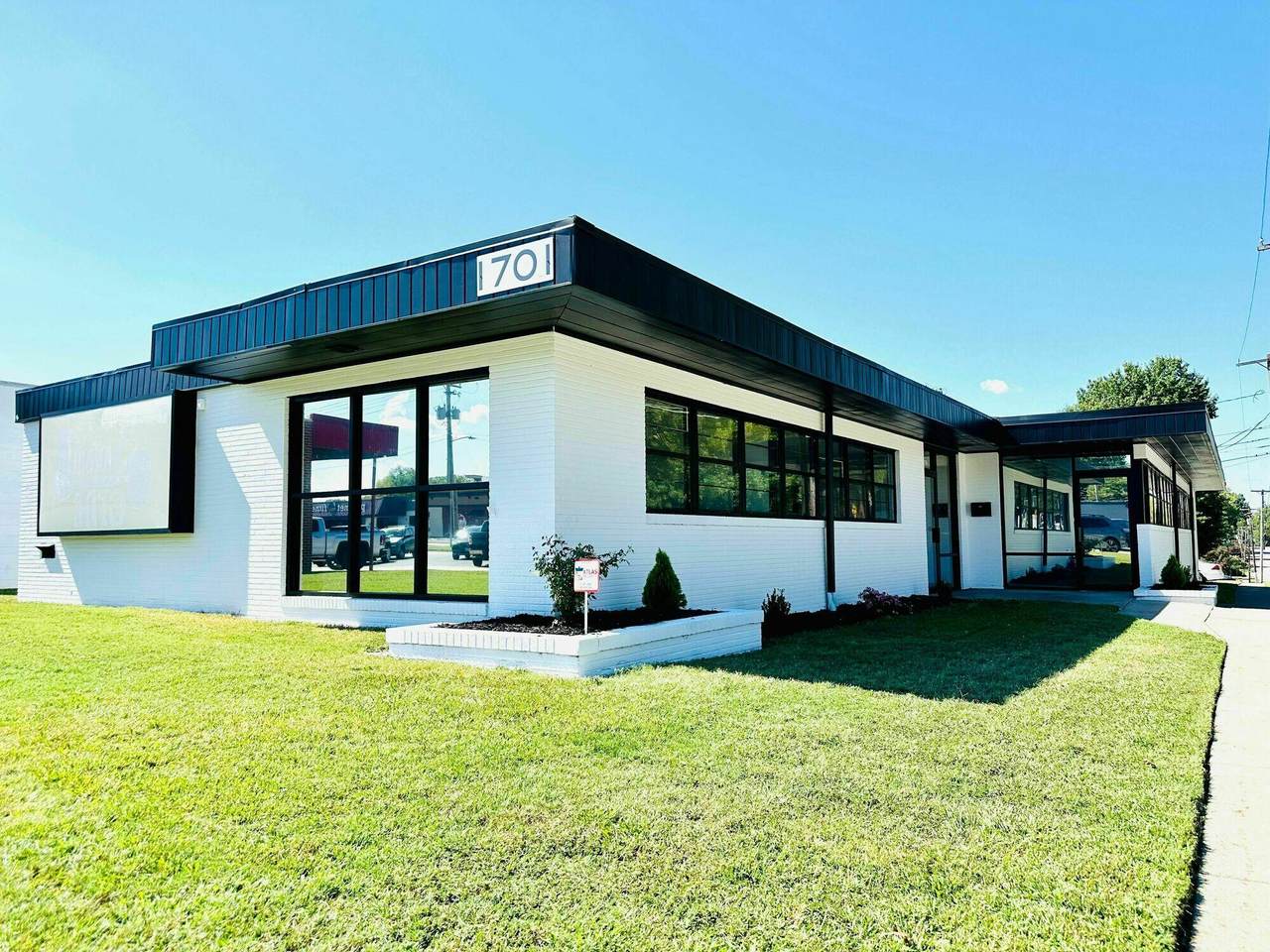 1701 Campbell Avenue - Photo 1