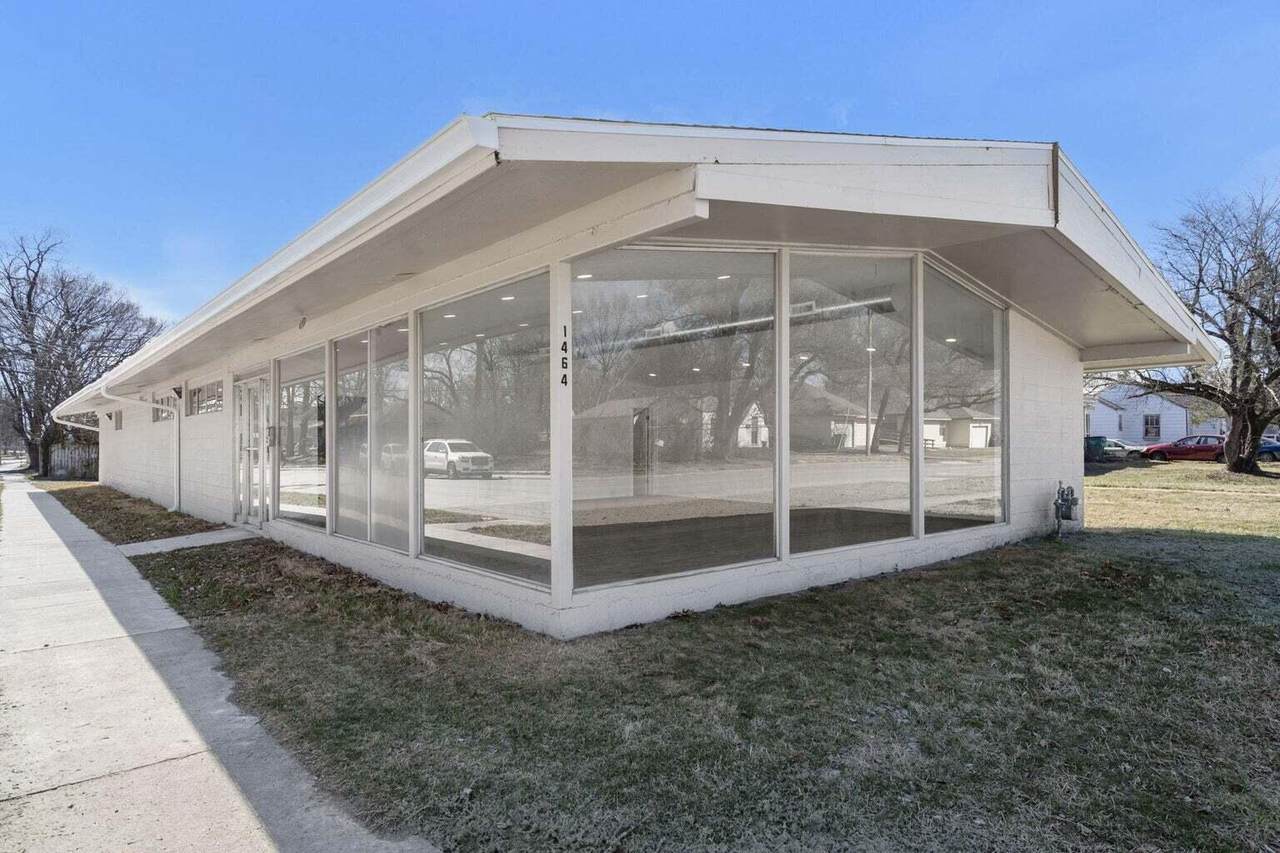 1464 Commercial Street - Photo 1