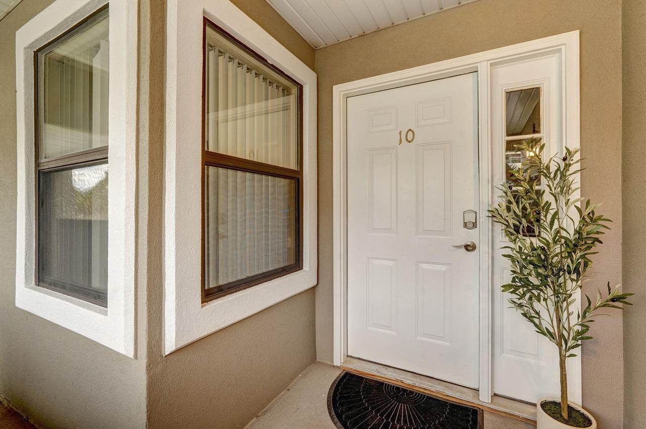 318 Wimbledon Drive - Photo 1