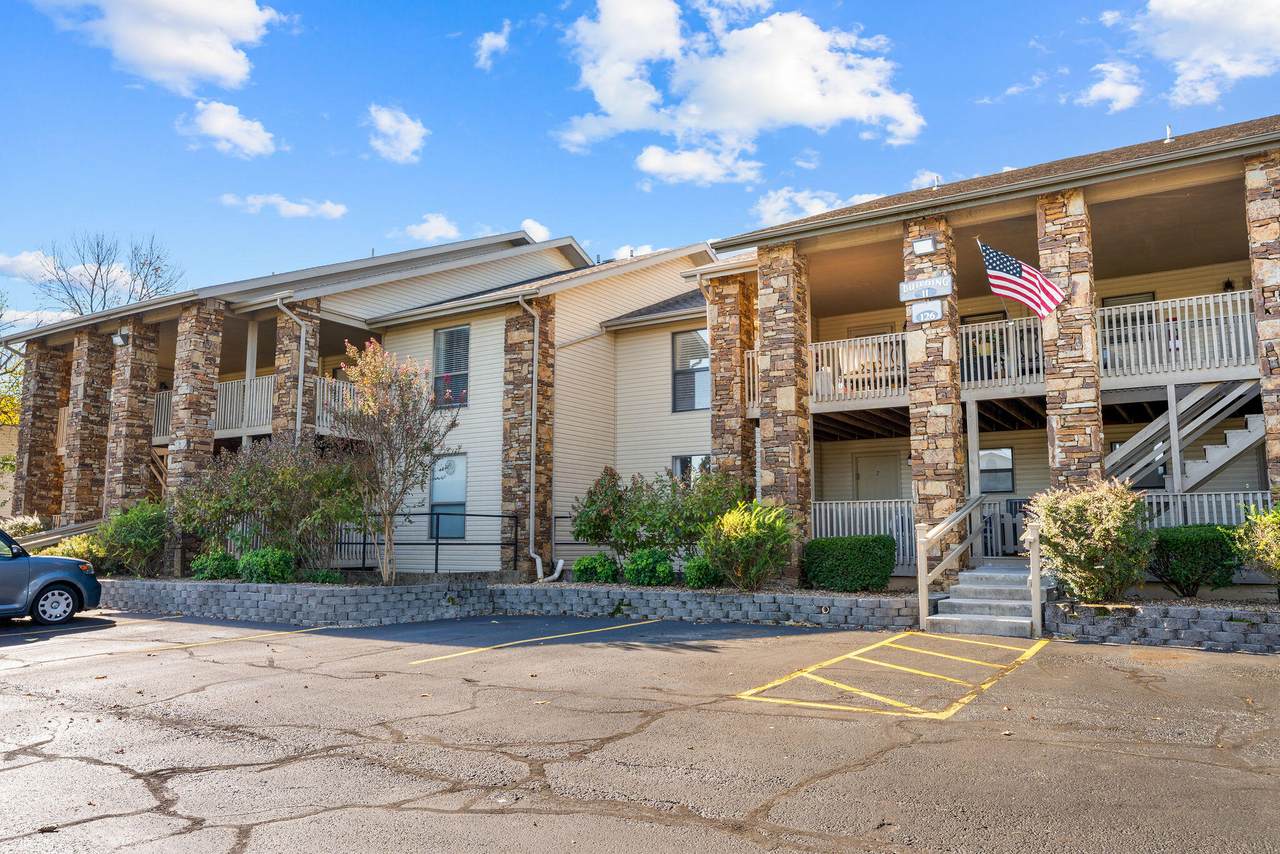 126 Overlook Drive - Photo 1