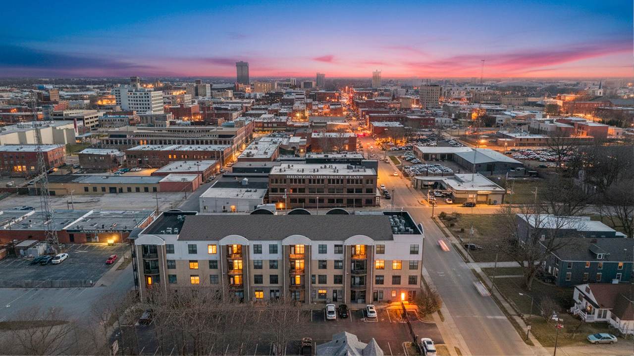 623 Walnut - Photo 1