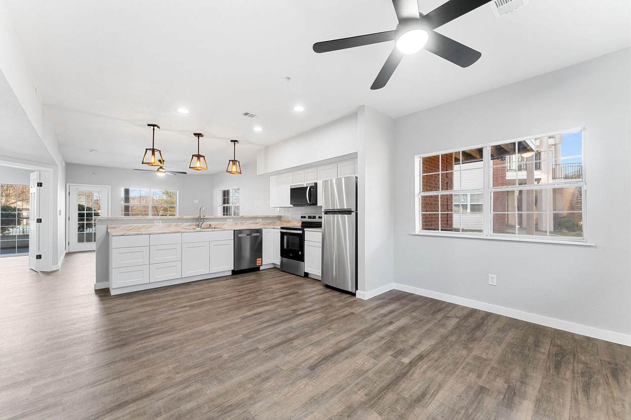 2800 Green Mountain Drive - Photo 1